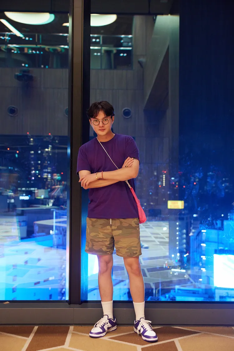 許富凱前往澀谷夜景朝聖。何樂音樂提供