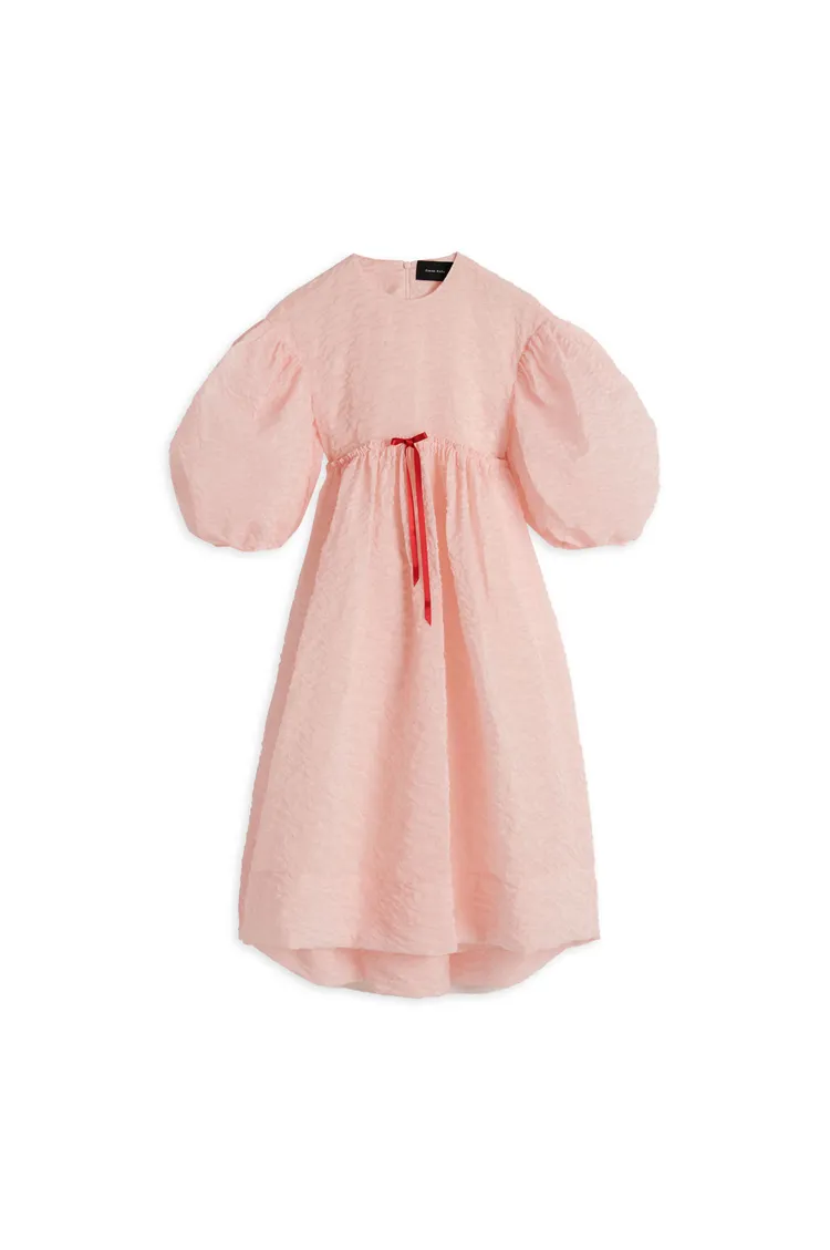 Simone Rocha經典蓬蓬袖蝴蝶結洋裝，4萬800元。品牌提供