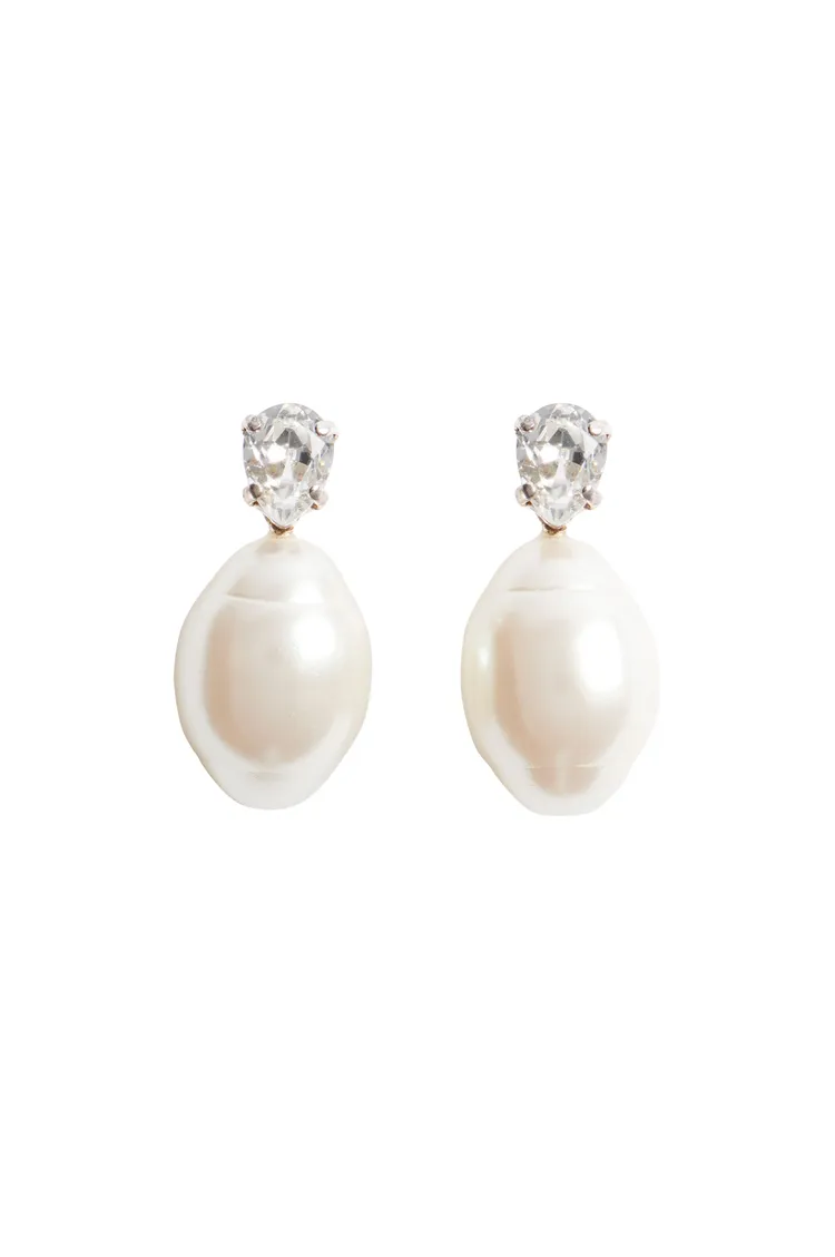 Simone Rocha珍珠耳環，7200元。品牌提供