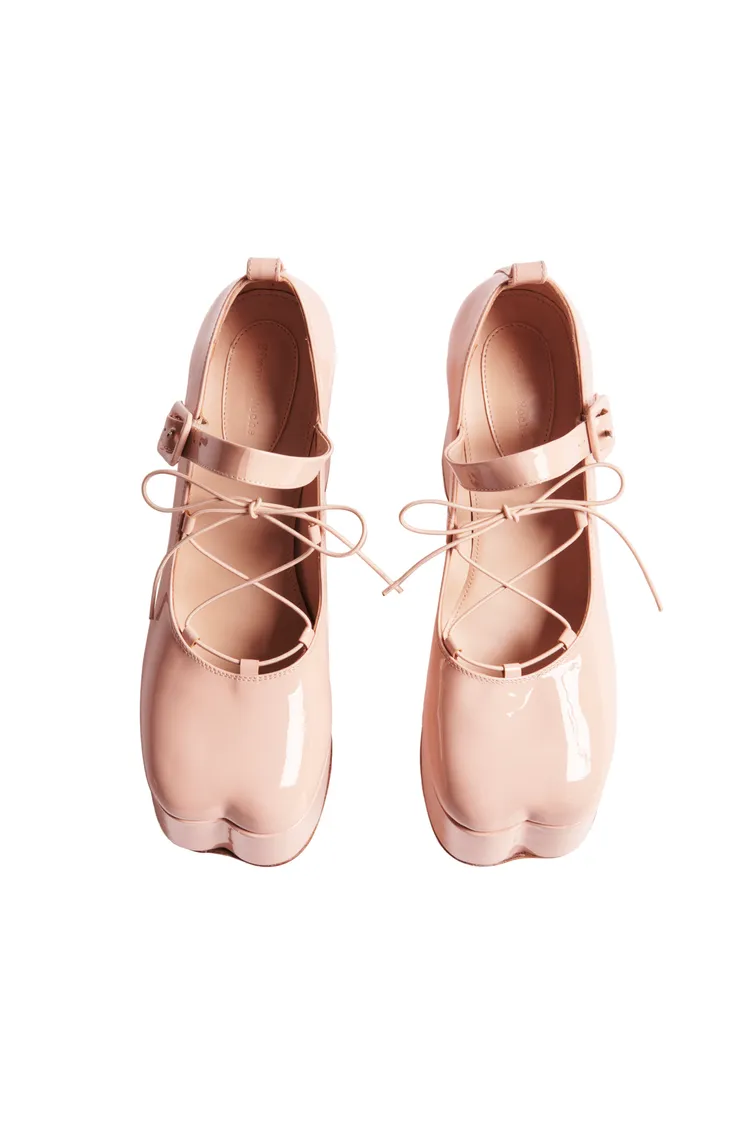 Simone Rocha愛心芭蕾舞跟鞋，3萬1500元。品牌提供