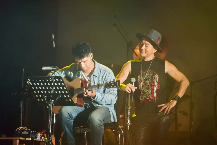 任賢齊（右）演唱多首膾炙人口金曲。相信音樂提供