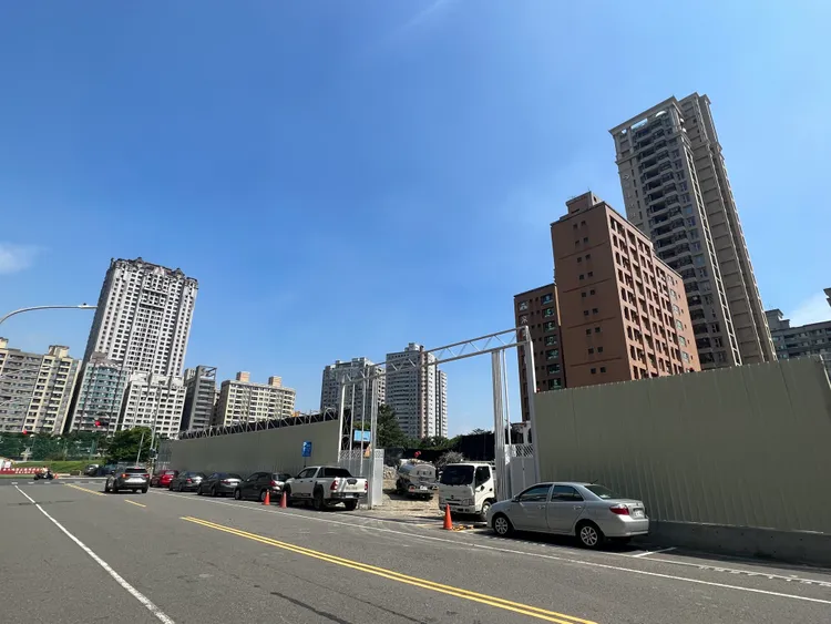 市區精華地段目前尚無均價站穩5字頭個案，但未來推案持續挑戰新高。葉家銘攝