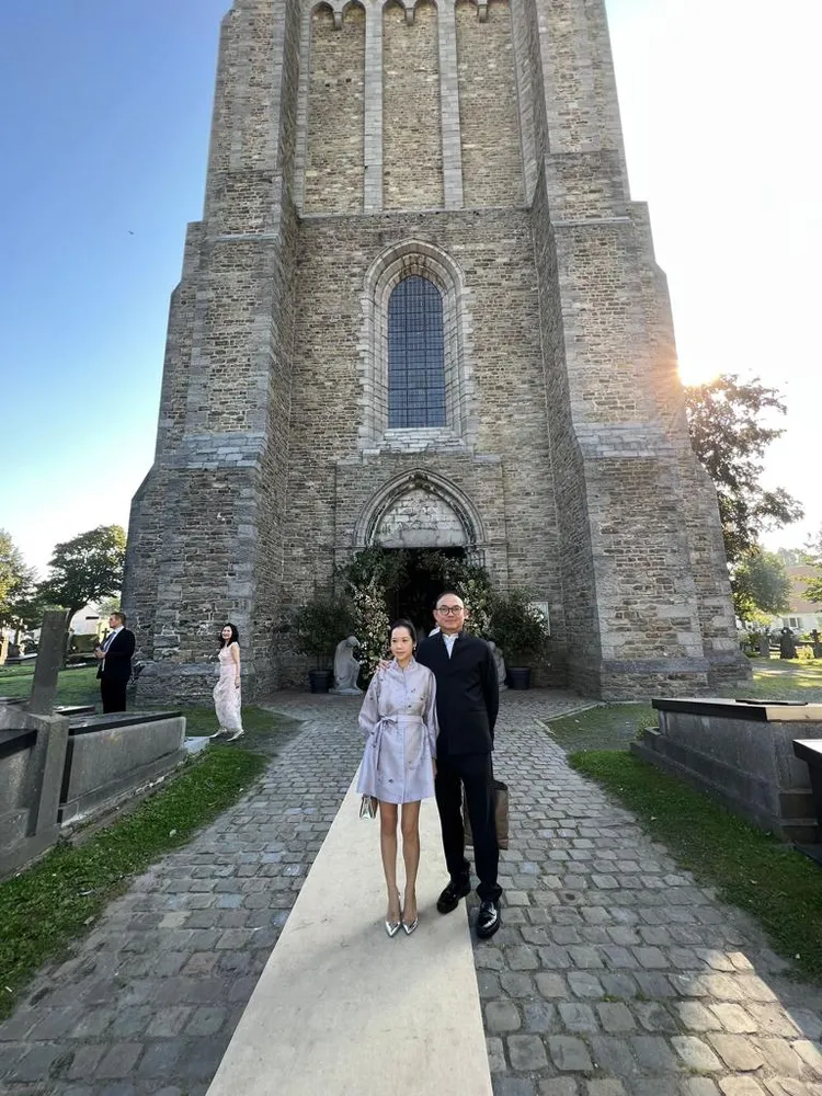 夏姿少東王子瑋及老婆許媖媖受邀出席。