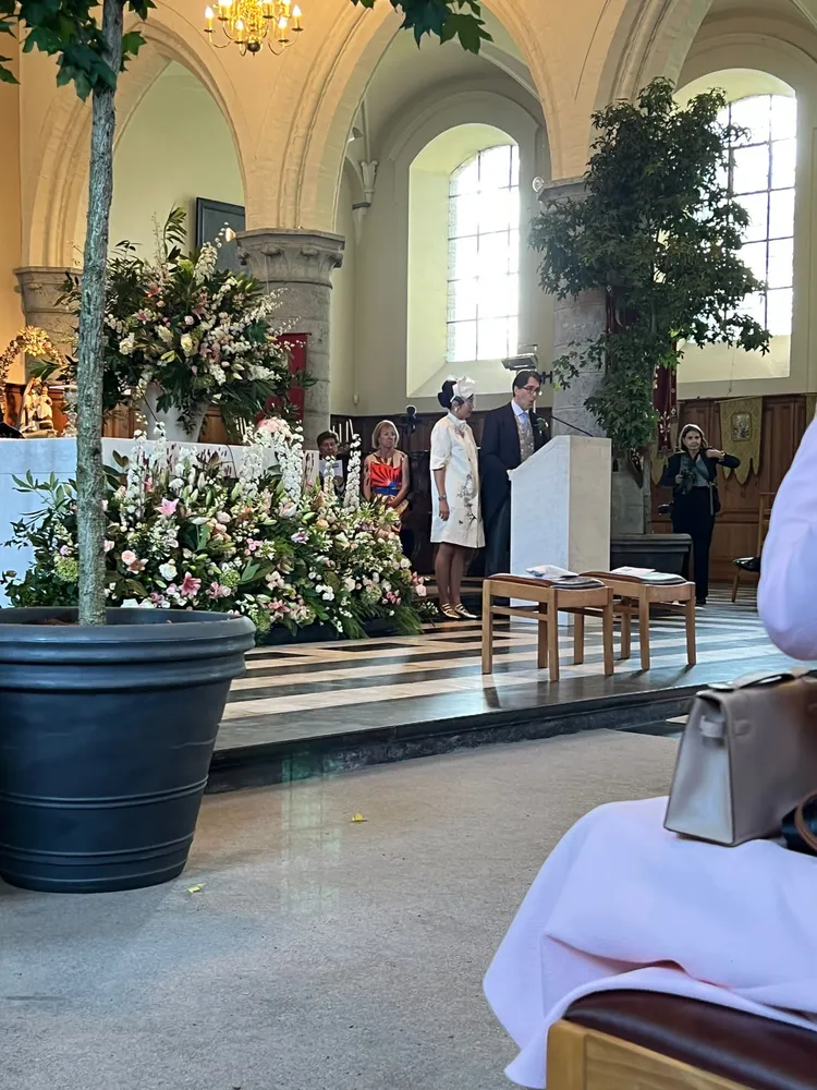 婚禮在親友見證下舉行，氣氛溫馨。讀者提供