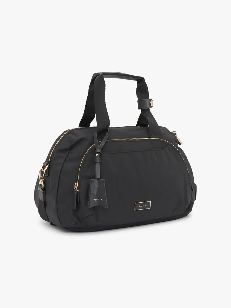 尼龍波士頓包。品脾提供