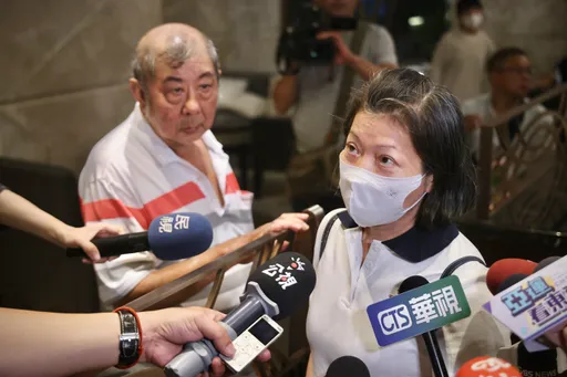 基泰建設會面受災戶 租客轟:只穿拖鞋跑出來但慰問金只給房東