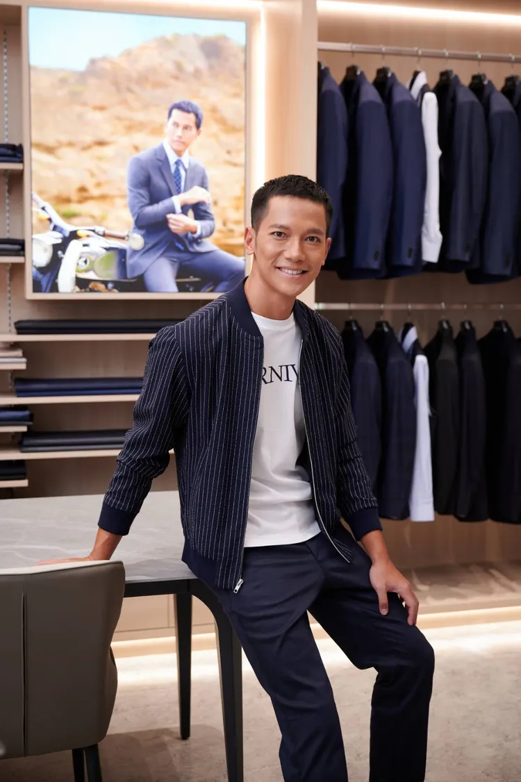 梁瀚名認為嘉裕服裝的剪裁修身但不束身。品牌提供