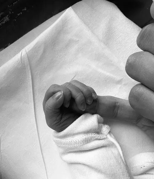 宋仲基的兒子今年6月出生。翻攝宋仲基官方粉絲網站