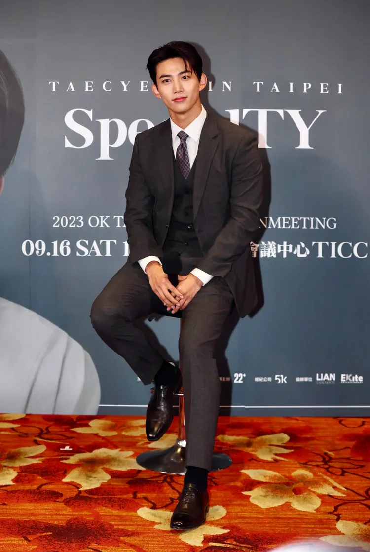 玉澤演拒絕媒體跟跑，秀中文「不能一起去」。彭欣偉攝