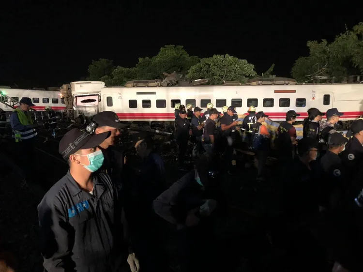 5年前18死普悠瑪疑再找出遺骨。翻攝臉書「中華民國海軍」