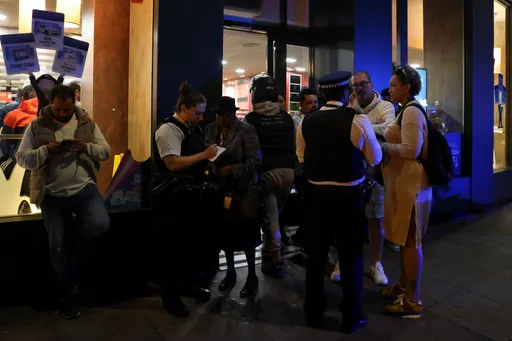 英警射死黑人被控謀殺 倫敦警察拒帶槍巡邏