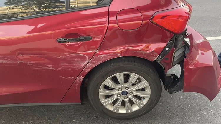 翻攝自「爆廢公社二館」