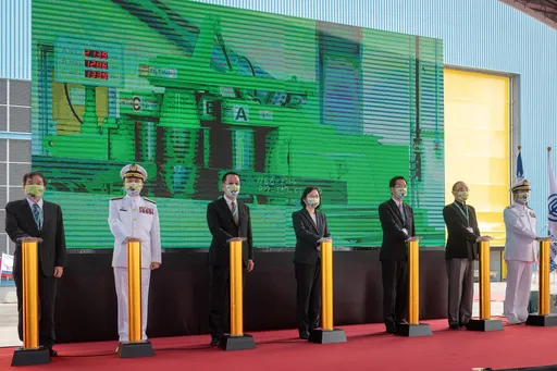 首艘潛艦國造「海鯤號」今下水! 蔡英文將親擲瓶