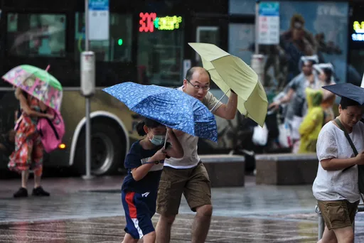 海葵影响低！北市要上班课　疏散门有漫淹风险仍维持封闭