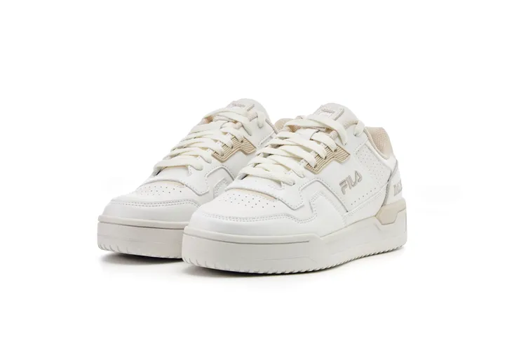 運動鞋TARGA 88/22，2680元。品牌提供