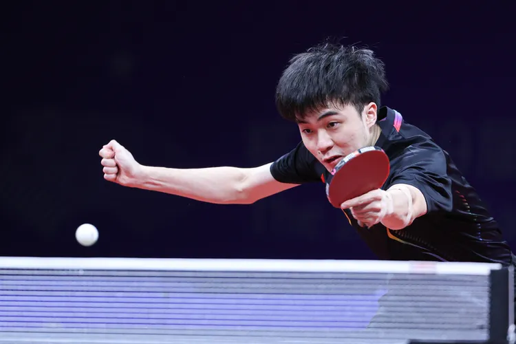 台灣桌球好 手林昀儒（圖）在第2點力抗中國強敵王楚欽，終場 以5比11、5比11、6比11敗陣。 中央社