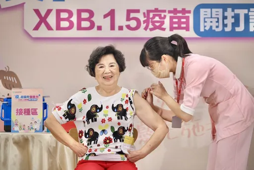 新冠疫情再起!估12月中旬達高峰 XBB疫苗開打半天吸7千人