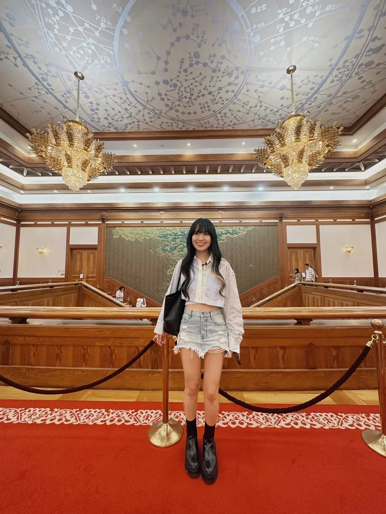 孫盛希到總統府參訪。滾石唱片提供