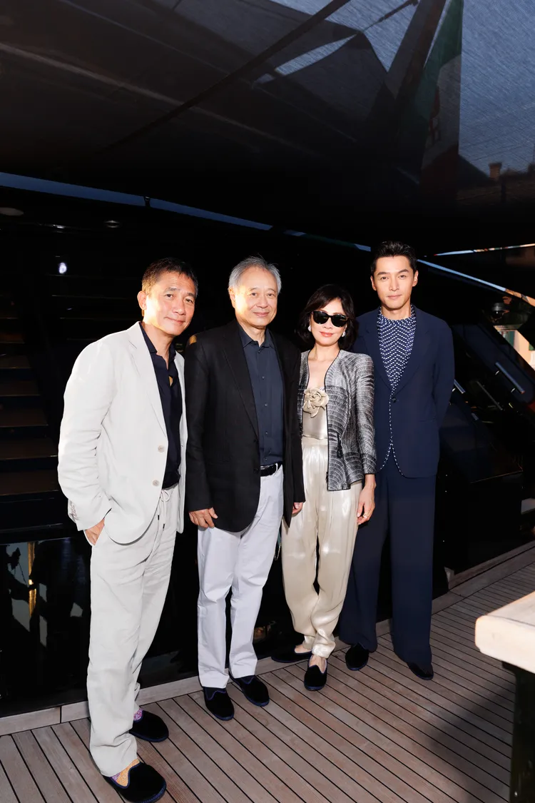 梁朝偉（左起）、李安、劉嘉玲、胡歌一同現身Giorgio Armani在遊艇艇Maín上所舉辦的私人酒會。品牌提供