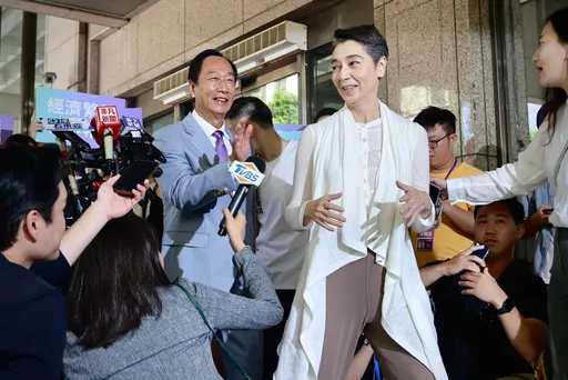 賴佩霞「80分鐘收2.3萬」貴得離譜? 郭辦指是這課程:不是心理諮商