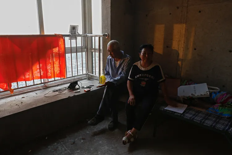 中國爛尾樓居民申訴無門，百般無奈。路透社