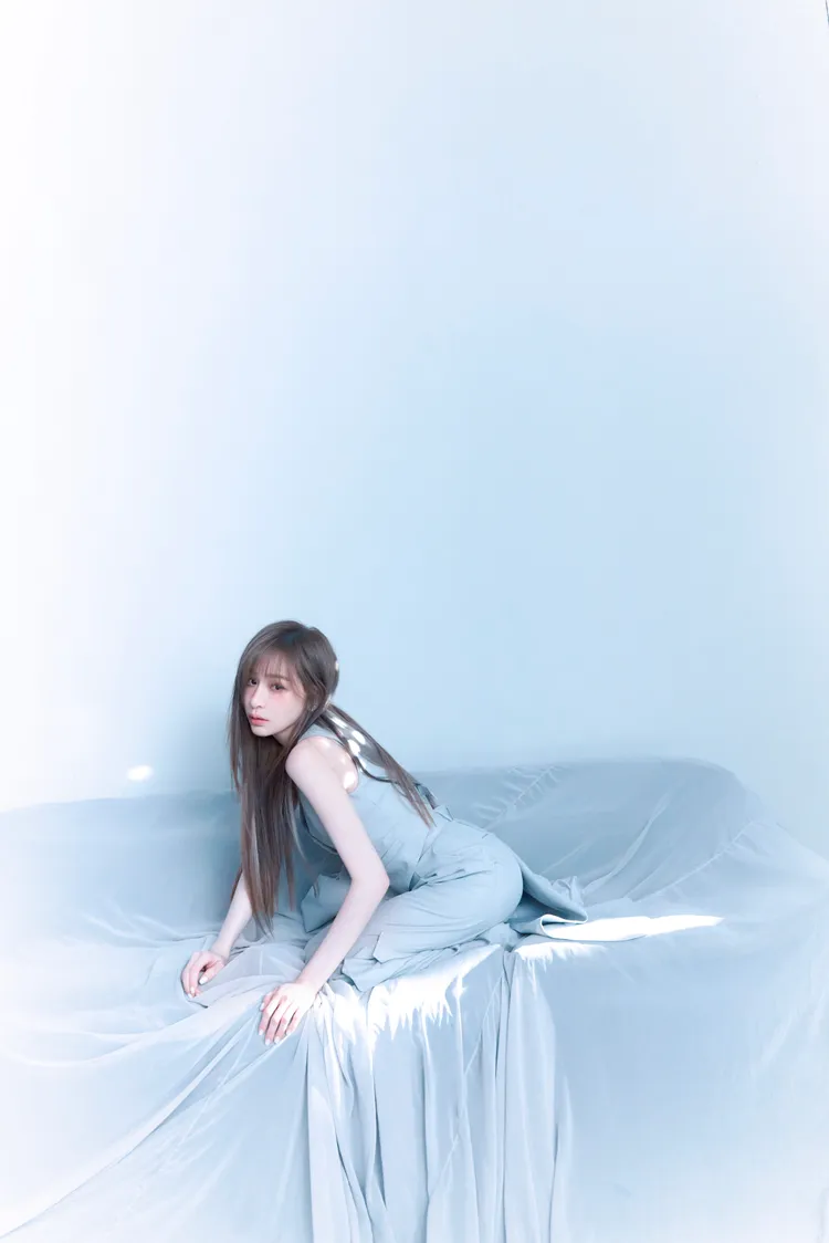 王心凌天天早出晚歸覺得自己像陀螺一樣轉個不停。天晴娛樂提供