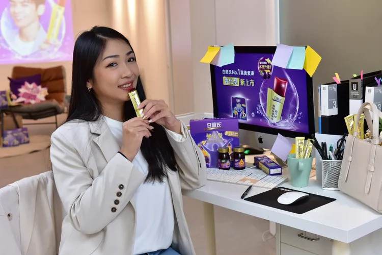 現代人高度使用3C，加上工作忙碌缺乏休息；白蘭氏為此推出「強化型葉黃素凍」為上班族水亮應援，守護晶亮健康。