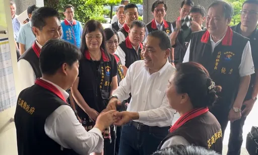 心結未解?侯友宜赴花蓮喊「團結努力」 徐榛蔚支持「最佳選擇」但未鬆口挺侯