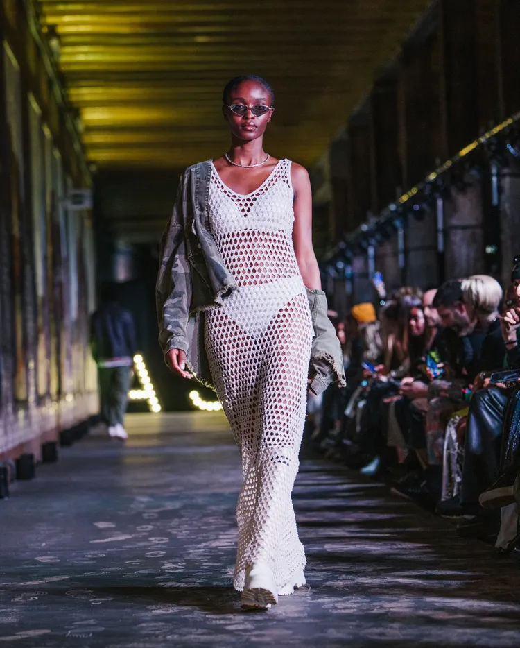 著重裙類單品的下擺線條。品牌提供