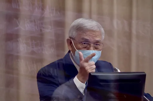 台灣央行跟進聯準會不升息 下修今年經濟成長率至1.46%