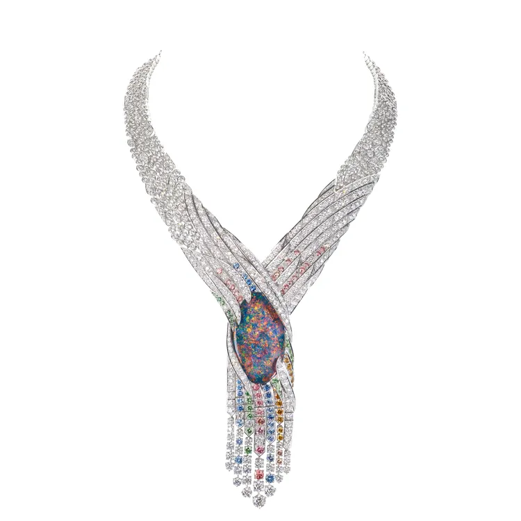 CHAUMET Écorce 18K白金及玫瑰金項鍊，6900萬元。品牌提供