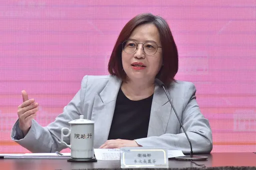 行政院放寬「這三類對象」申請外籍看護 估60萬人受惠