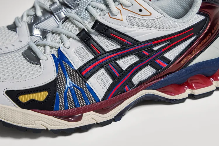 GEL-KAYANO LEGACY外觀保留標誌性大網眼鞋面。品牌提供