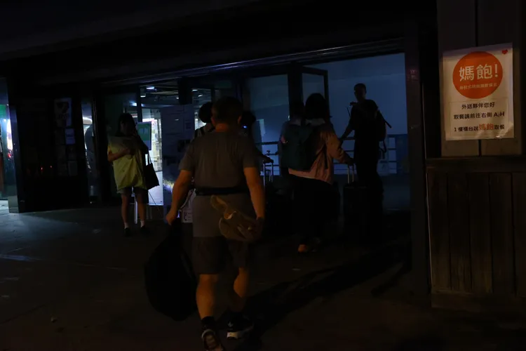 民眾緊急疏散安置。彭欣偉攝