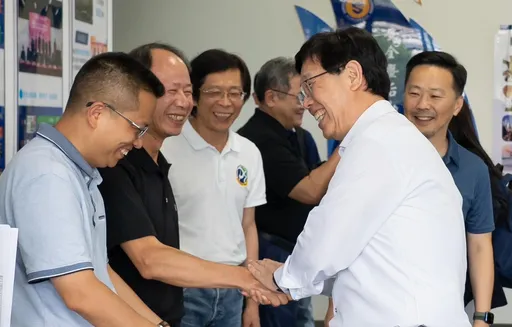 iPhone 15即將開賣 鴻海董座劉揚偉親赴中國鄭州廠