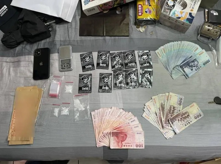 警方逮捕李男並起出毒品等證物。民眾提供