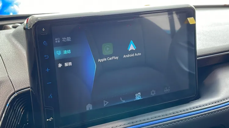 9吋影音觸控主機全車系標配，並可支援有線Apple CarPlay及Android Auto。林浩昇攝