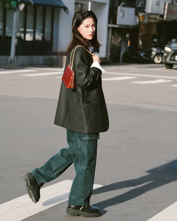 林予晞展現摩登都會感的幹練造型。翻攝林予晞IG