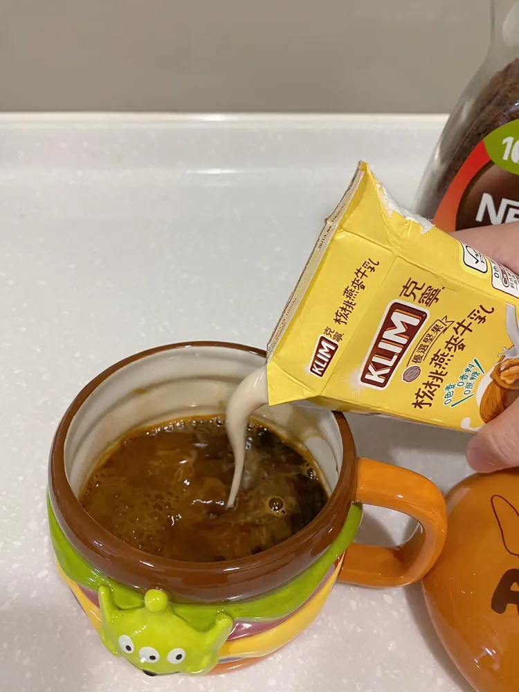 網友將這兩樣加一起「35元超好喝」。翻攝《Costco好市多 商品經驗老實說》社團