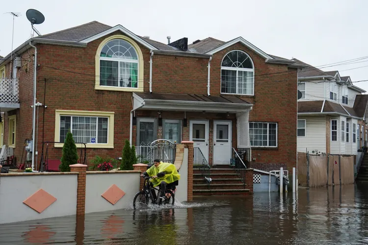 紐約地區淹水。路透社