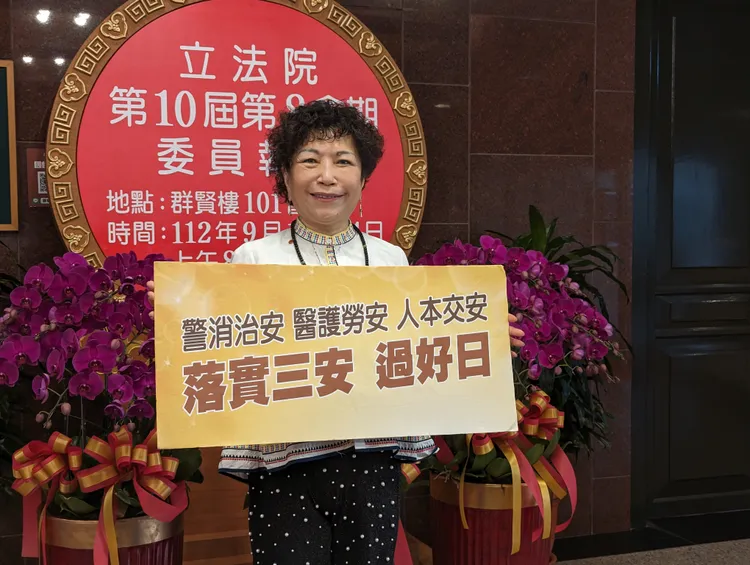 第三名抵達的游毓蘭表示自己仍會針對警消議題發聲。蘇柏銓攝