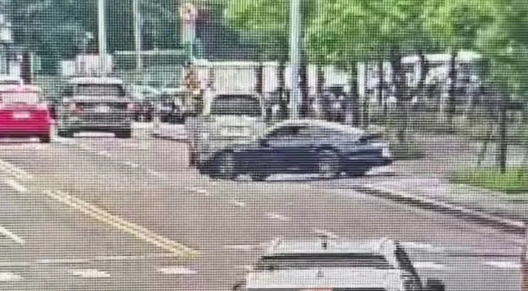 保時捷被阮男直接開出保養廠。翻攝畫面