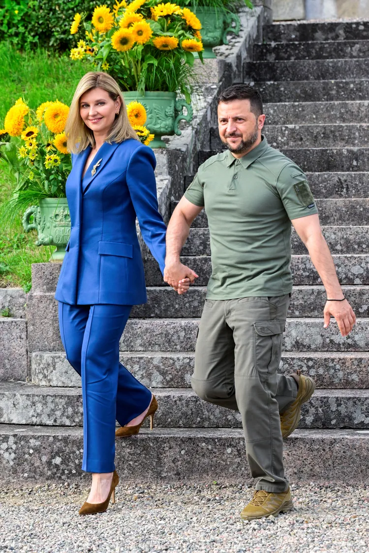 烏克蘭總統澤連斯基（右）偕同妻子歐倫娜上月19日才剛訪問瑞典。路透社