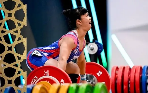 這18歲小將也太猛!陳冠伶不打籃球改練舉重 世錦賽獨拿3金