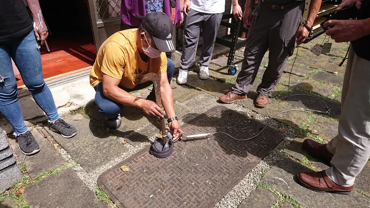 改良式獵具套索踏板直徑小於12公分，且可設定壓力值，防範黑熊踏入。嘉義分署提供