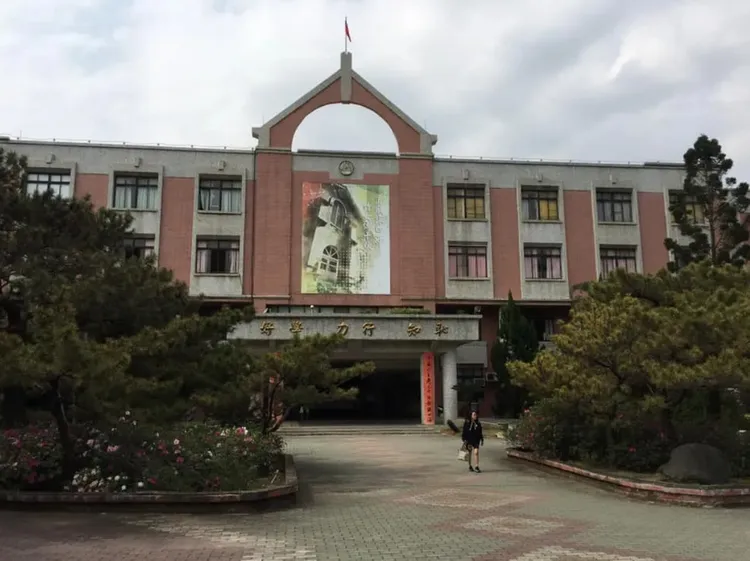 新竹女中校內景象。取自新竹女中校友會臉書