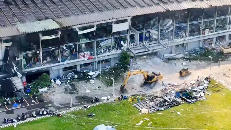 現場一片狼藉。消防局提供