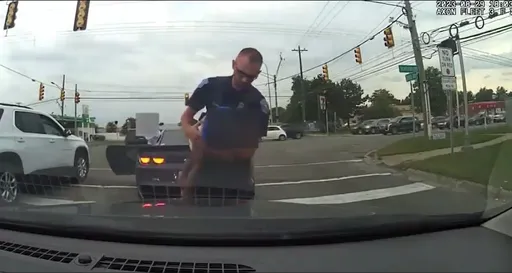 「宝宝快死了」！警拦超速车赫见他双唇发紫　火速这样做救命