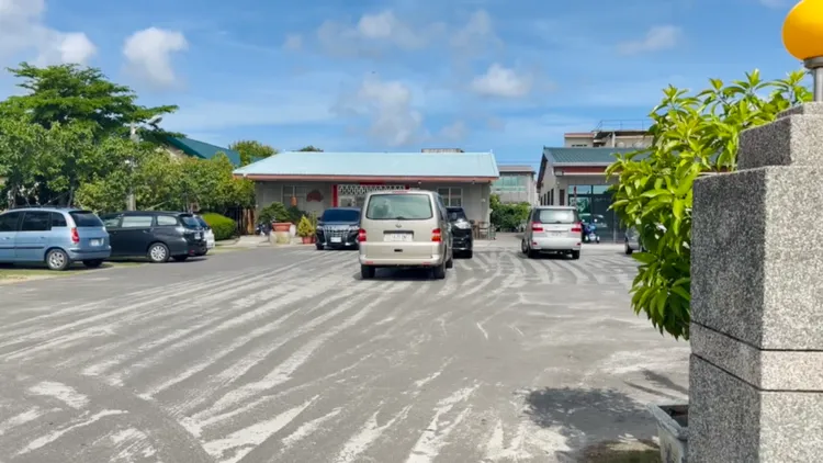 大批檢調7月時前往郭信良服務處、住處搜索。讀者提供