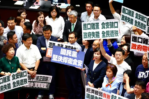 陳建仁立院報告被包圍！她高呼「不要廢話了、道歉」　他二度致歉了